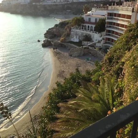 Spacious Flat 100m From Beach-nerja-spain Lejlighed *