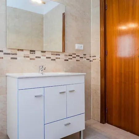 Spacious Flat 100m From Beach-nerja-spain Lejlighed Nerja