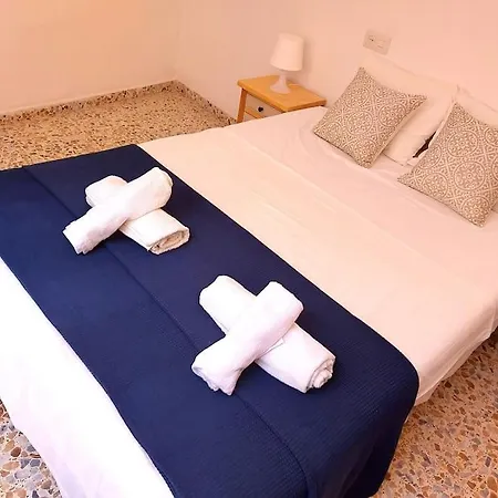Spacious Flat 100m From Beach-nerja-spain *