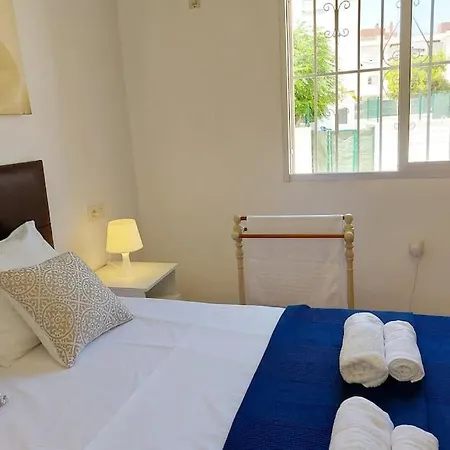 Spacious Flat 100m From Beach-nerja-spain * נרחה