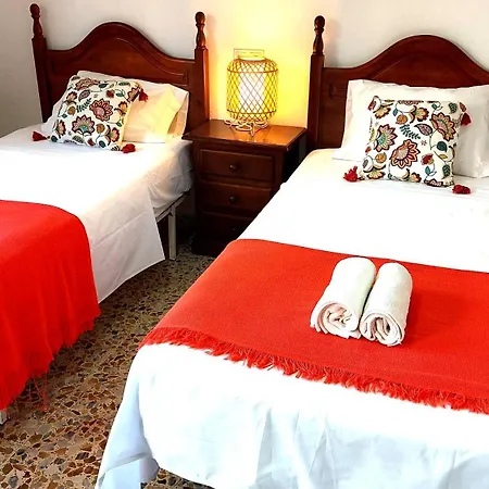 Spacious Flat 100m From Beach-nerja-spain * נרחה