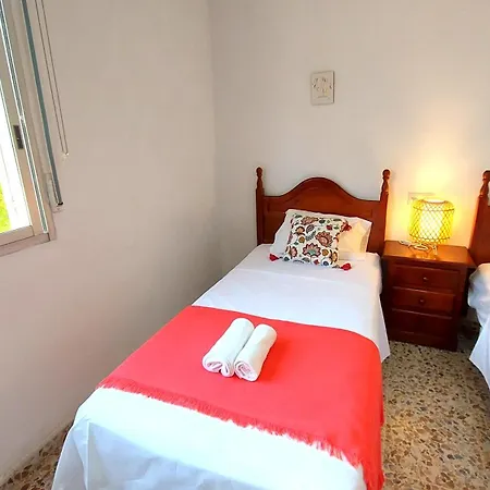 Spacious Flat 100m From Beach-nerja-spain * נרחה