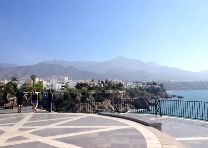 Spacious Flat 100m From Beach-nerja-spain Nerja