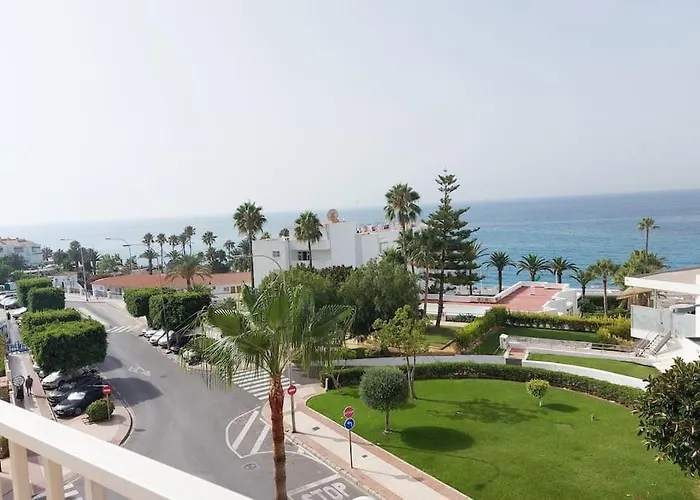 Spacious Flat 100m From Beach-nerja-spain Apartman