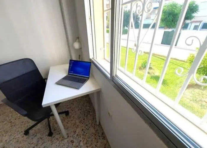 Spacious Flat 100m From Beach-nerja-spain Apartman Nerja