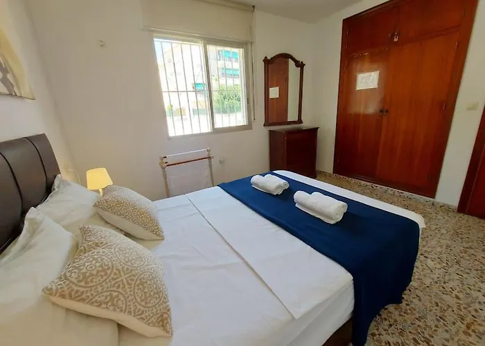 Spacious Flat 100m From Beach-nerja-spain Lejlighed