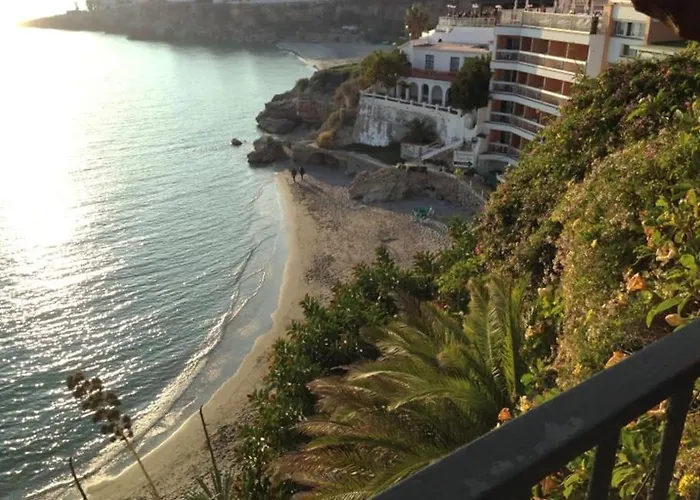 Spacious Flat 100m From Beach-nerja-spain Lejlighed *