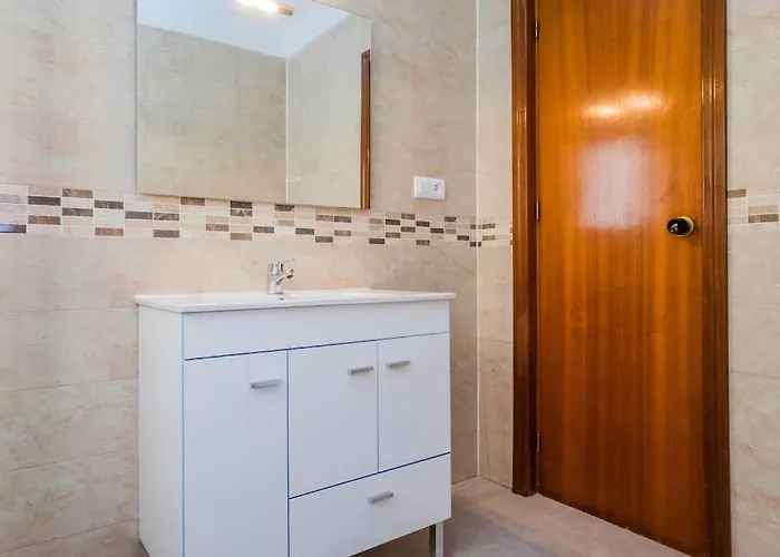 Spacious Flat 100m From Beach-nerja-spain Lejlighed Nerja