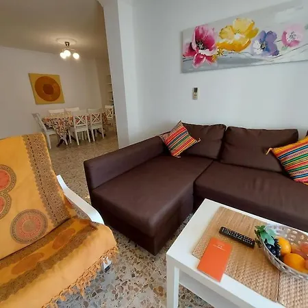 Spacious Flat 100m From Beach-nerja-spain Apartamento